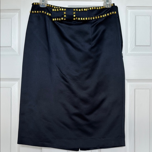 Elegant Black Skirt with Gold Accents - Picture 1 of 8